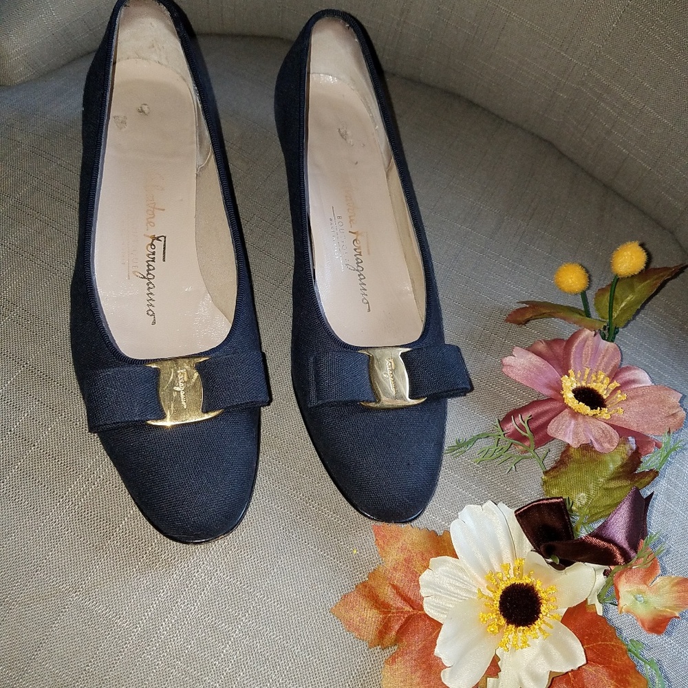 Vintage Salvatore Ferragamo 8